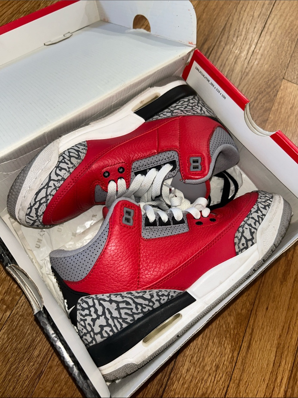 Air Jordan 3 Retro Red and Grey Retro Basketball Sneakers size 4Y